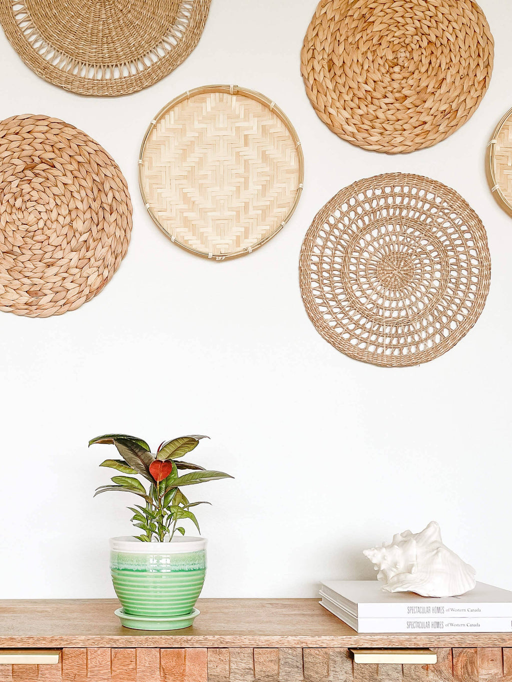 Willow ceramic flower pot with drainage hole and attached saucer